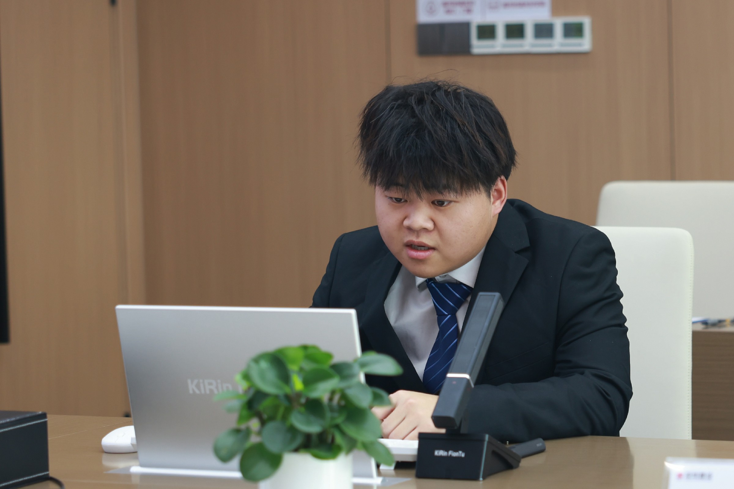 南山B塔項目見習(xí)施工工程師陳坤南.jpg